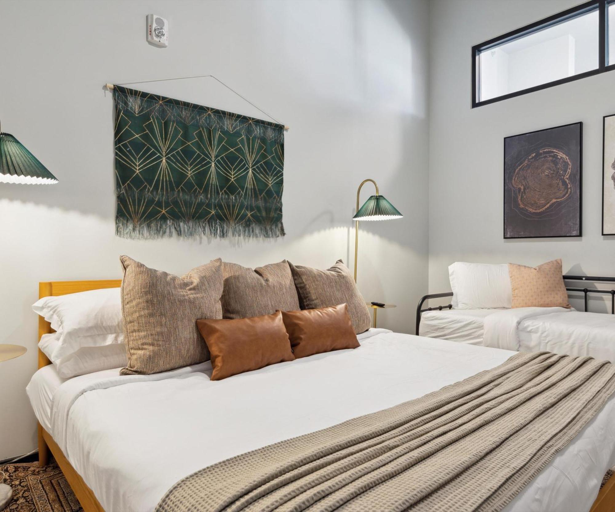Large 3Br Apts & Studios, Free Parking, Gym, Game Room Filadelfia Habitación foto